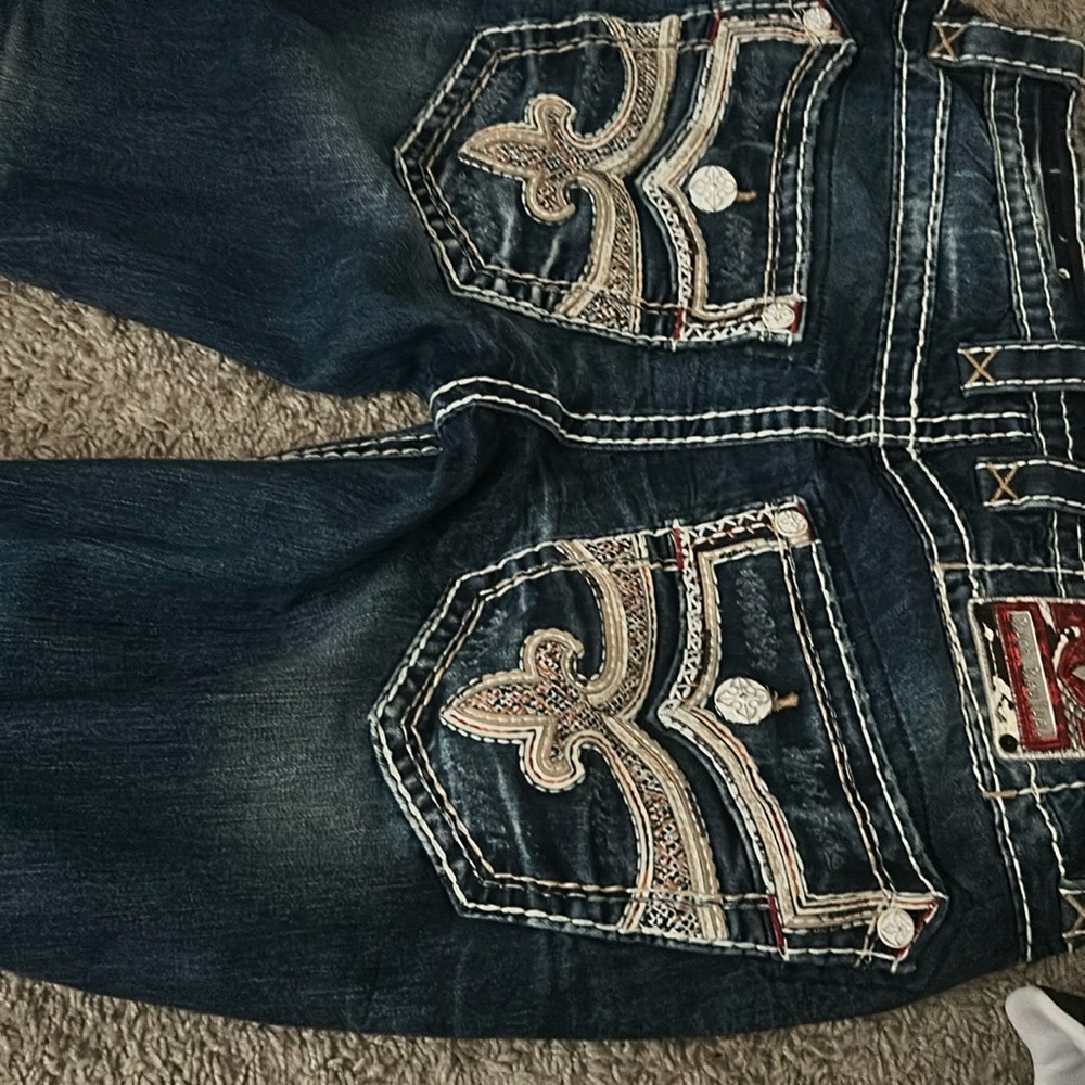 Stylish Blue Denim Jeans with Embroidered Pockets
